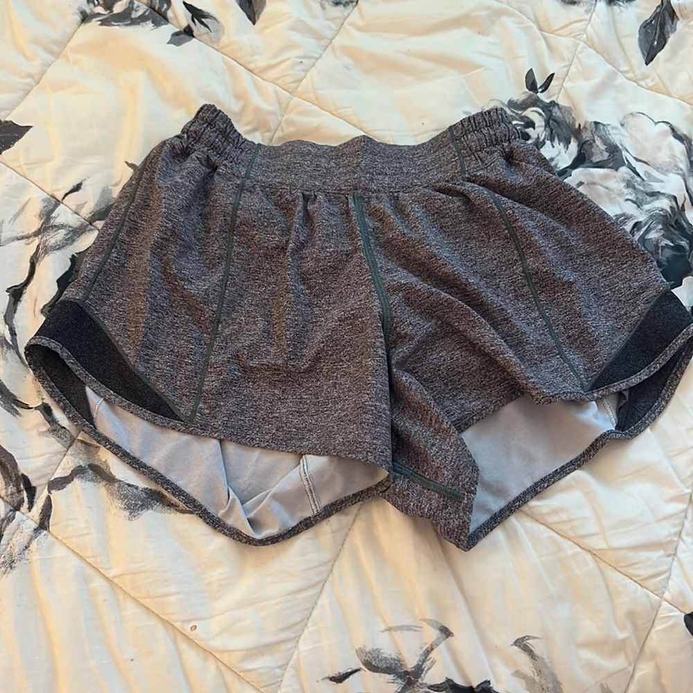 Lululemon Grey Hotty Hot Shorts Size 6 Long (4 Inch)! Great Condition!